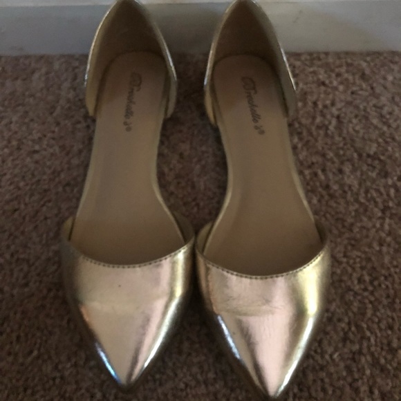 Gold pointed slip on sandals - Picture 2 of 6